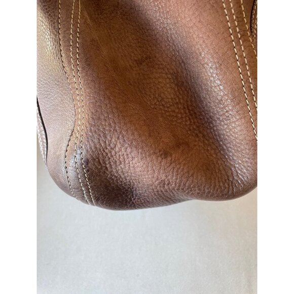 Fossil leather shoulder bag. Tear in liner - Picture 8 of 16